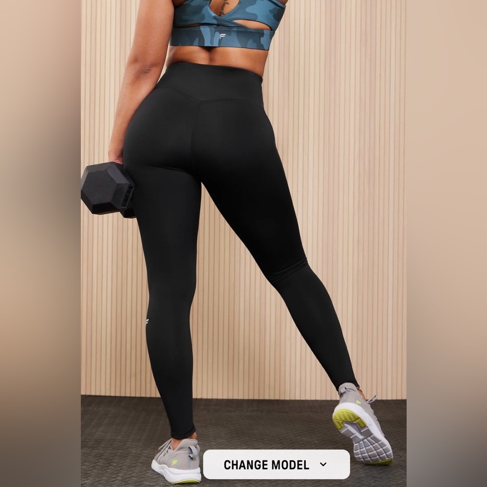 Fabletics Anywhere Motion365+ High-Waisted Black Legging size large